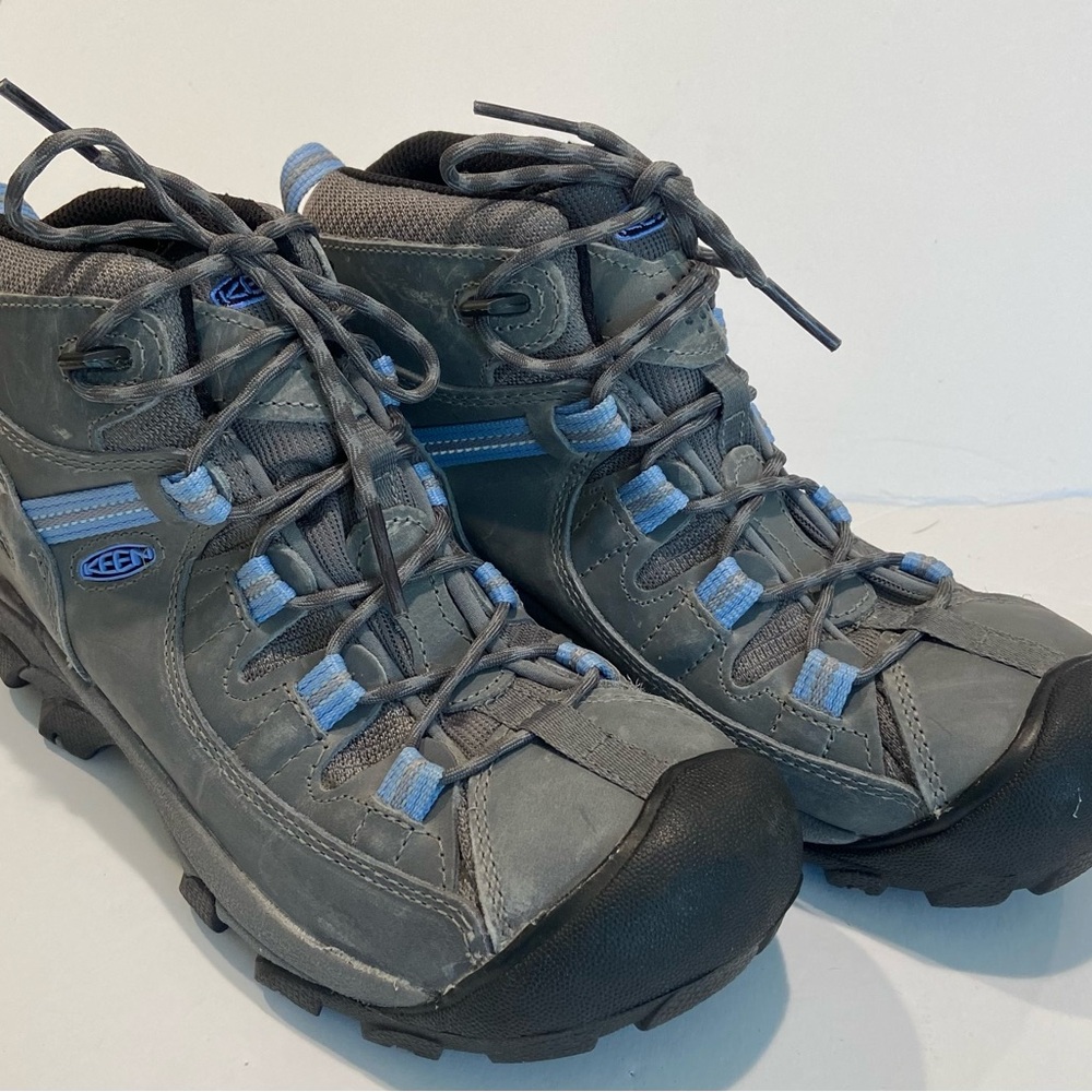 Keen Women's Waterproof Hiking Boot. New! Never Worn. 7.5